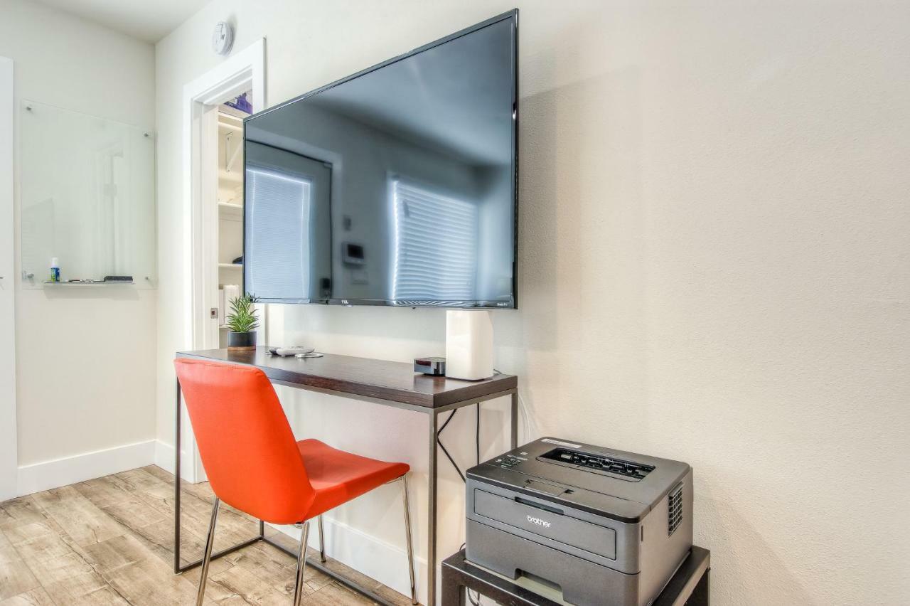 Long Beach Studio Suites Экстерьер фото