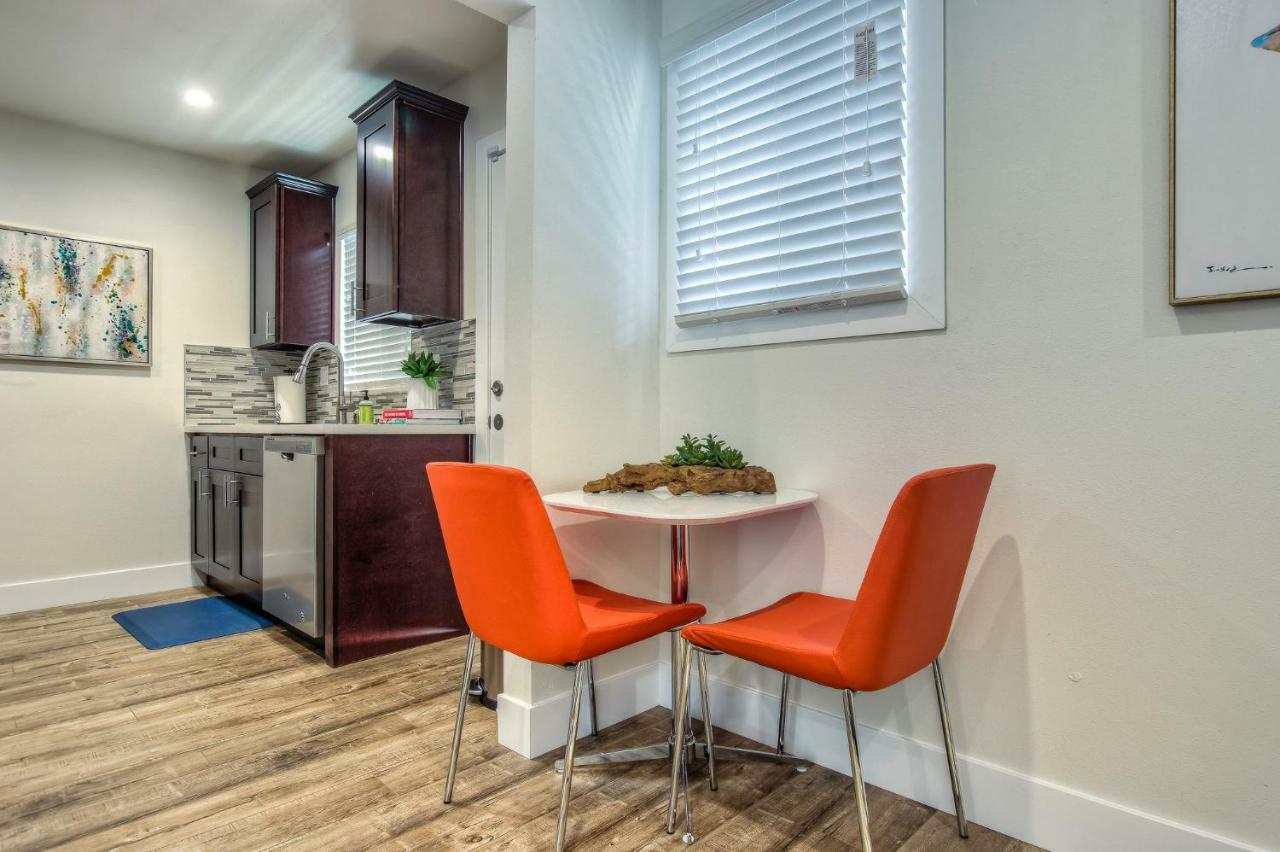 Long Beach Studio Suites Экстерьер фото